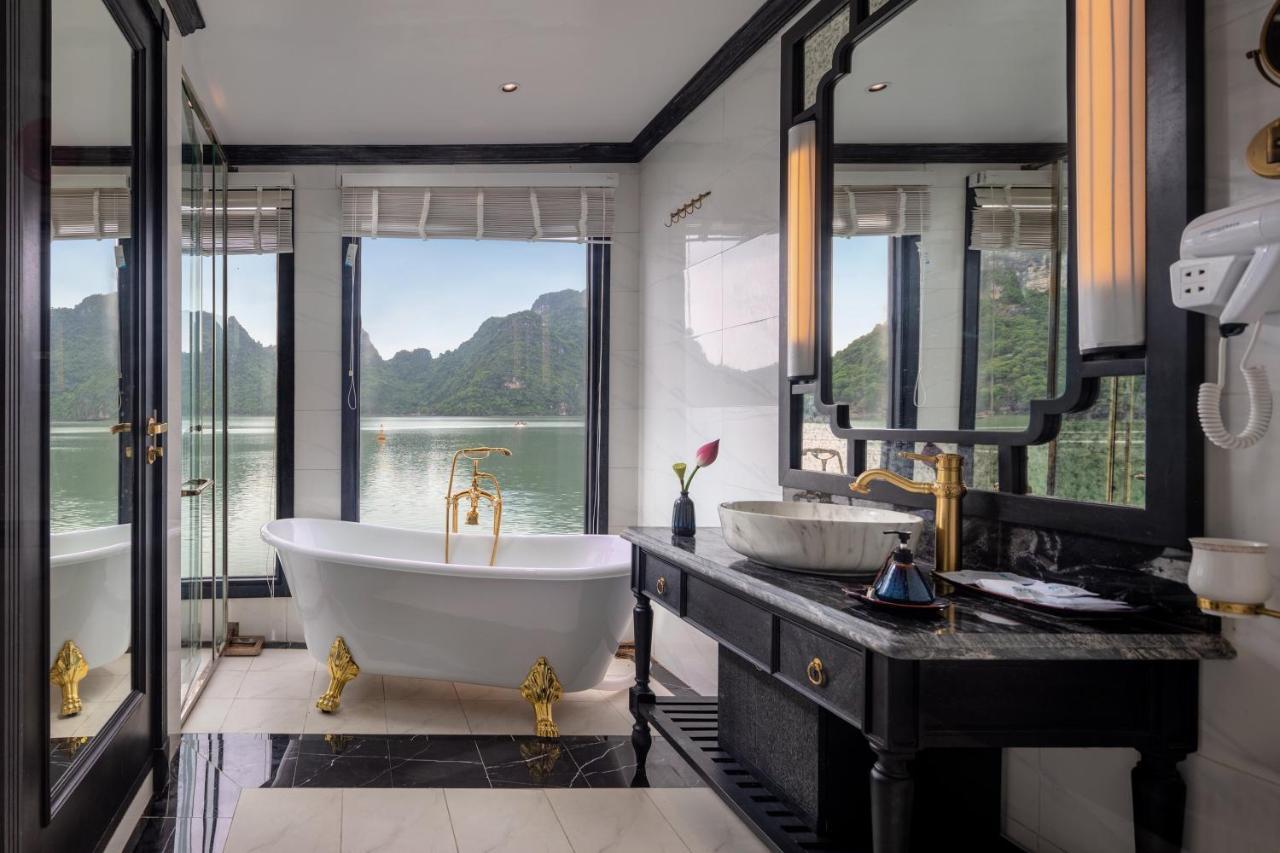 Le Journey Luxury Cruise Hotell Ha Long Exteriör bild
