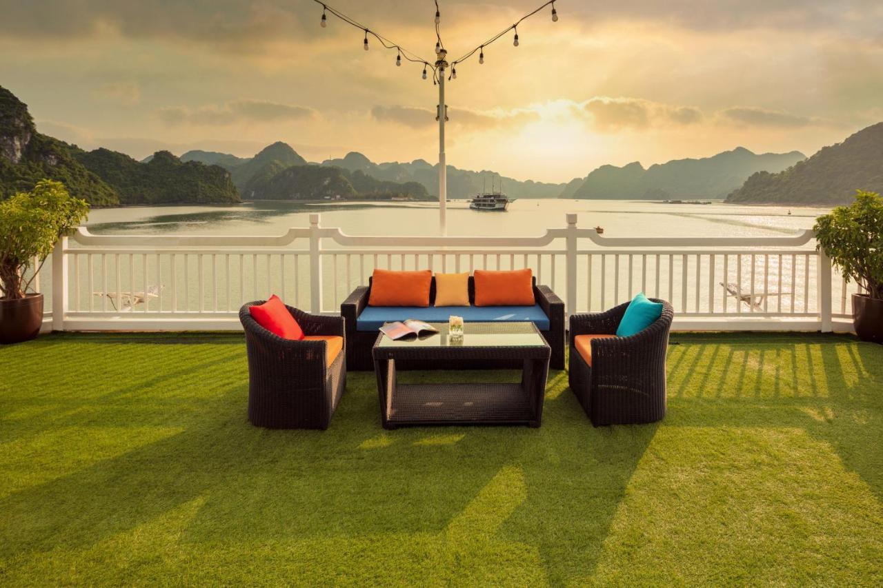 Le Journey Luxury Cruise Hotell Ha Long Exteriör bild